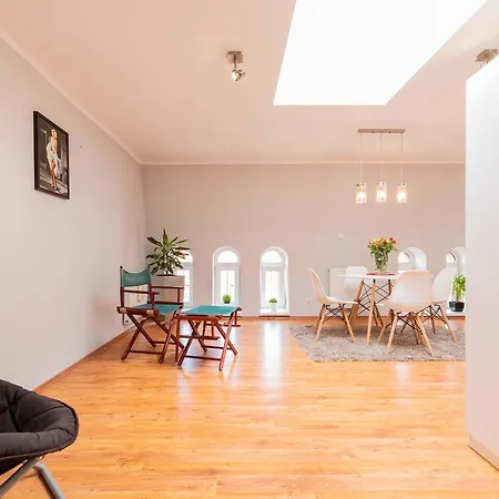 Apartamento Jantar - Loft U Aktora *